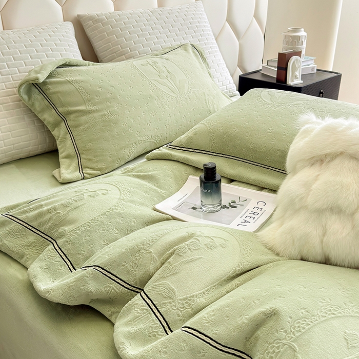 91家纺网 家纺一手货源 找家纺 若未家居 LOVEWE HOUSE 2025新款高克重牛奶绒四件套-镜中铃兰 镜中铃兰-浅绿