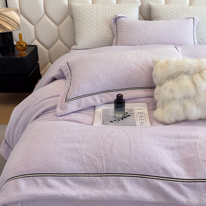 91家纺网 家纺一手货源 找家纺 若未家居 LOVEWE HOUSE 2025新款高克重牛奶绒四件套-镜中铃兰 镜中铃兰-浅紫