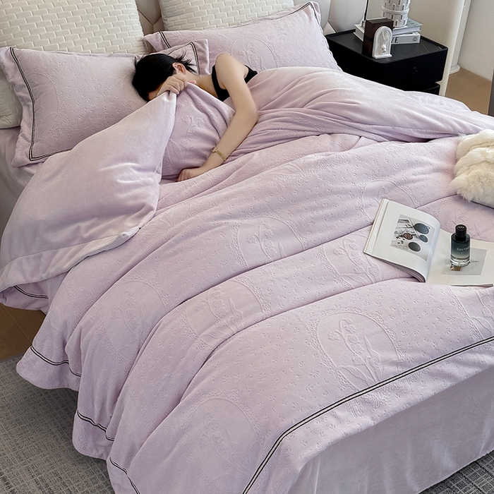 91家纺网 家纺一手货源 找家纺 若未家居 LOVEWE HOUSE 2025新款高克重牛奶绒四件套-镜中铃兰 镜中铃兰-浅紫