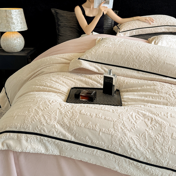 91家纺网 家纺一手货源 找家纺 若未家居 LOVEWE HOUSE 2025新款高克重牛奶绒四件套-一封情书 一封情书-奶油白