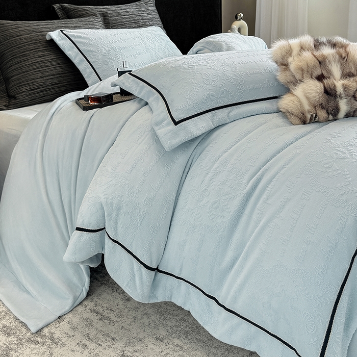 91家纺网 家纺一手货源 找家纺 若未家居 LOVEWE HOUSE 2025新款高克重牛奶绒四件套-一封情书 一封情书-婴儿蓝