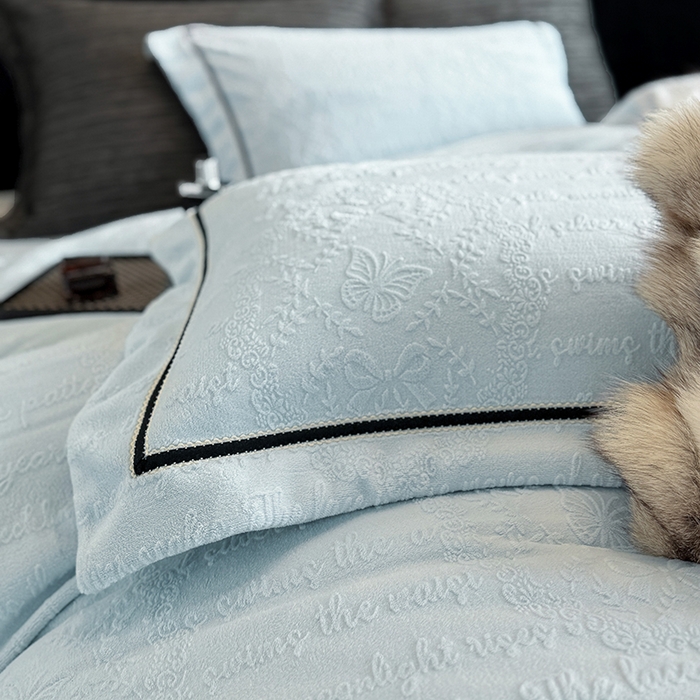 91家纺网 家纺一手货源 找家纺 若未家居 LOVEWE HOUSE 2025新款高克重牛奶绒四件套-一封情书 一封情书-婴儿蓝