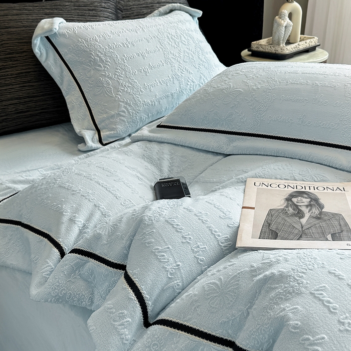 91家纺网 家纺一手货源 找家纺 若未家居 LOVEWE HOUSE 2025新款高克重牛奶绒四件套-一封情书 一封情书-婴儿蓝