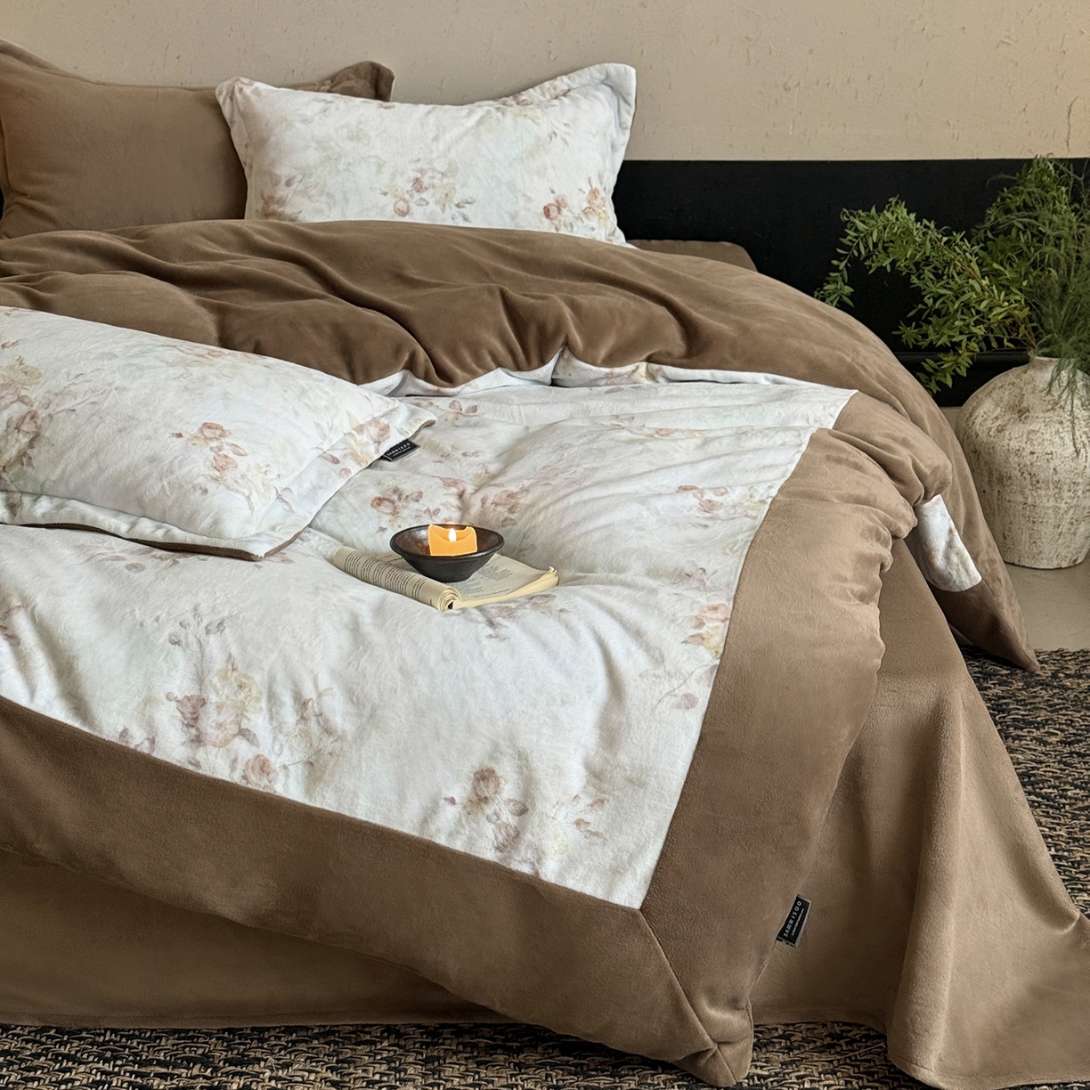 91家纺网 家纺一手货源 找家纺 （总）三味舒屋 2025新款绒卉奢暖印花牛奶绒花溪系列四件套 （控价券后不低于318/338)