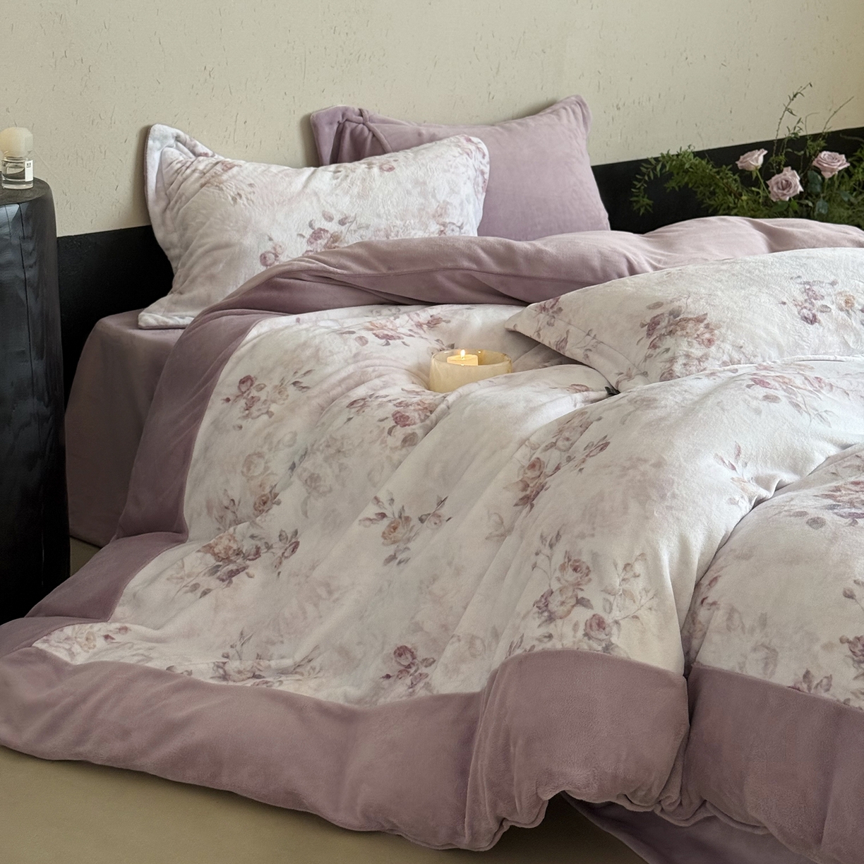 91家纺网 家纺一手货源 找家纺 三味舒屋 2025新款绒卉奢暖印花牛奶绒花溪系列四件套 （控价券后不低于318/338) 花溪紫