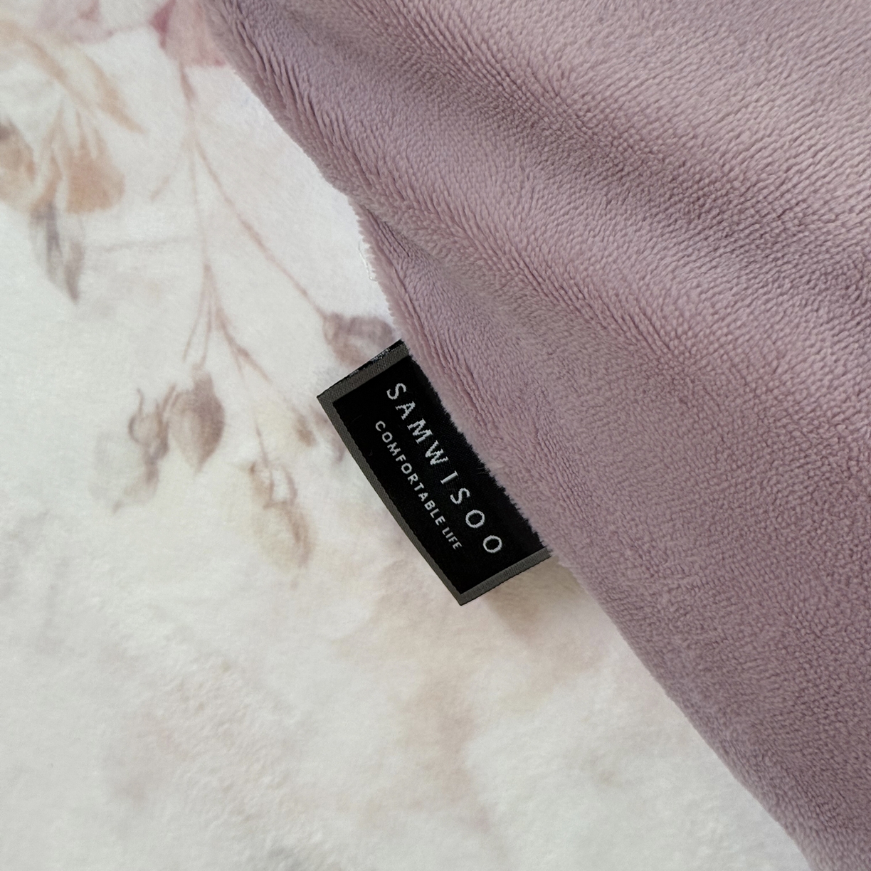 91家纺网 家纺一手货源 找家纺 三味舒屋 2025新款绒卉奢暖印花牛奶绒花溪系列四件套 （控价券后不低于318/338) 花溪紫