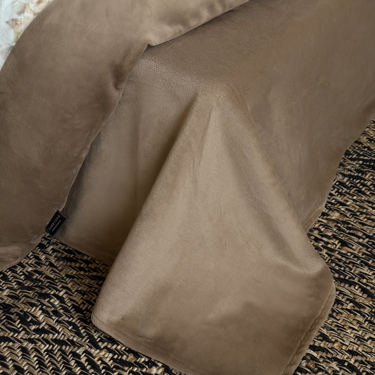 91家纺网 家纺一手货源 找家纺 三味舒屋 2025新款绒卉奢暖印花牛奶绒花溪系列四件套 （控价券后不低于318/338) 花溪茶咖