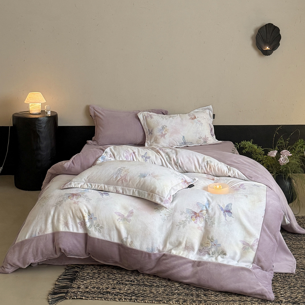 91家纺网 家纺一手货源 找家纺 三味舒屋 2025新款绒卉奢暖印花牛奶绒花溪系列四件套 （控价券后不低于318/338) 流光羽翼