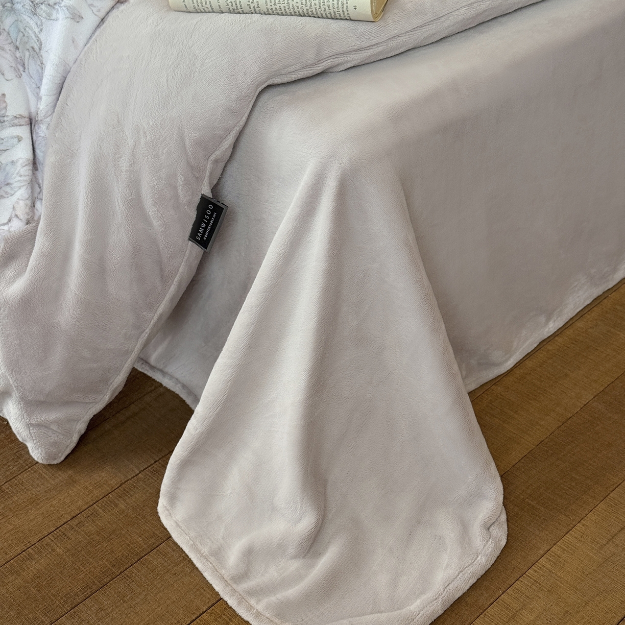 91家纺网 家纺一手货源 找家纺 （总）三味舒屋 2025新款绒卉奢暖印花牛奶绒海德花园系列四件套 (控价券后不低于318/338)