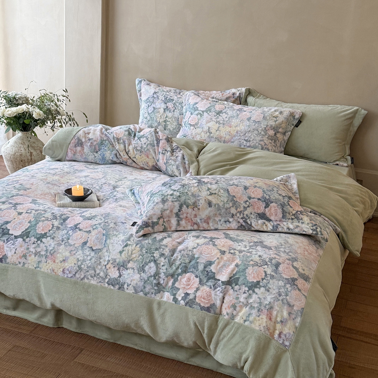 91家纺网 家纺一手货源 找家纺 三味舒屋 2025新款绒卉奢暖印花牛奶绒海德花园系列四件套 (控价券后不低于318/338) 海瑟薇