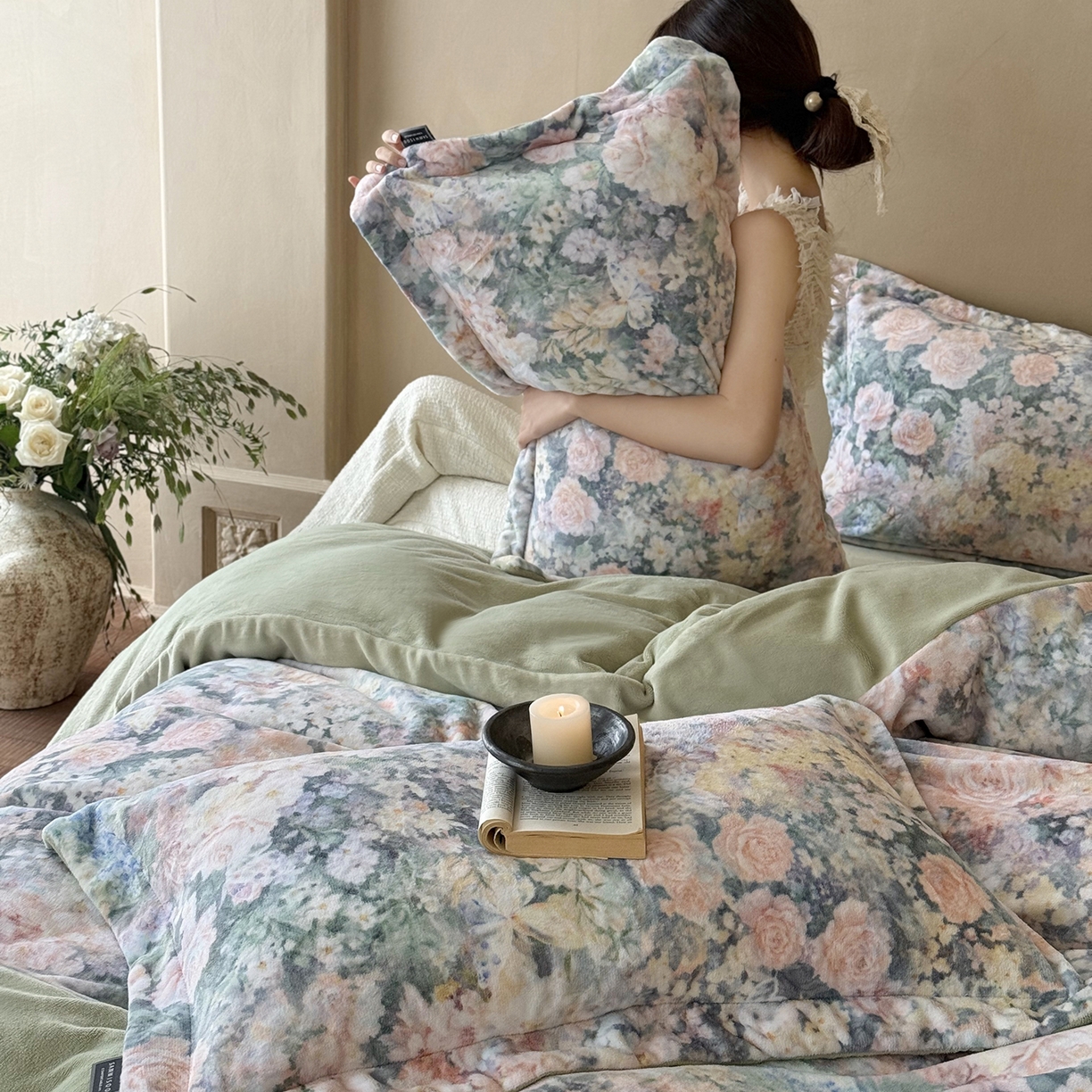 91家纺网 家纺一手货源 找家纺 三味舒屋 2025新款绒卉奢暖印花牛奶绒海德花园系列四件套 (控价券后不低于318/338) 海瑟薇