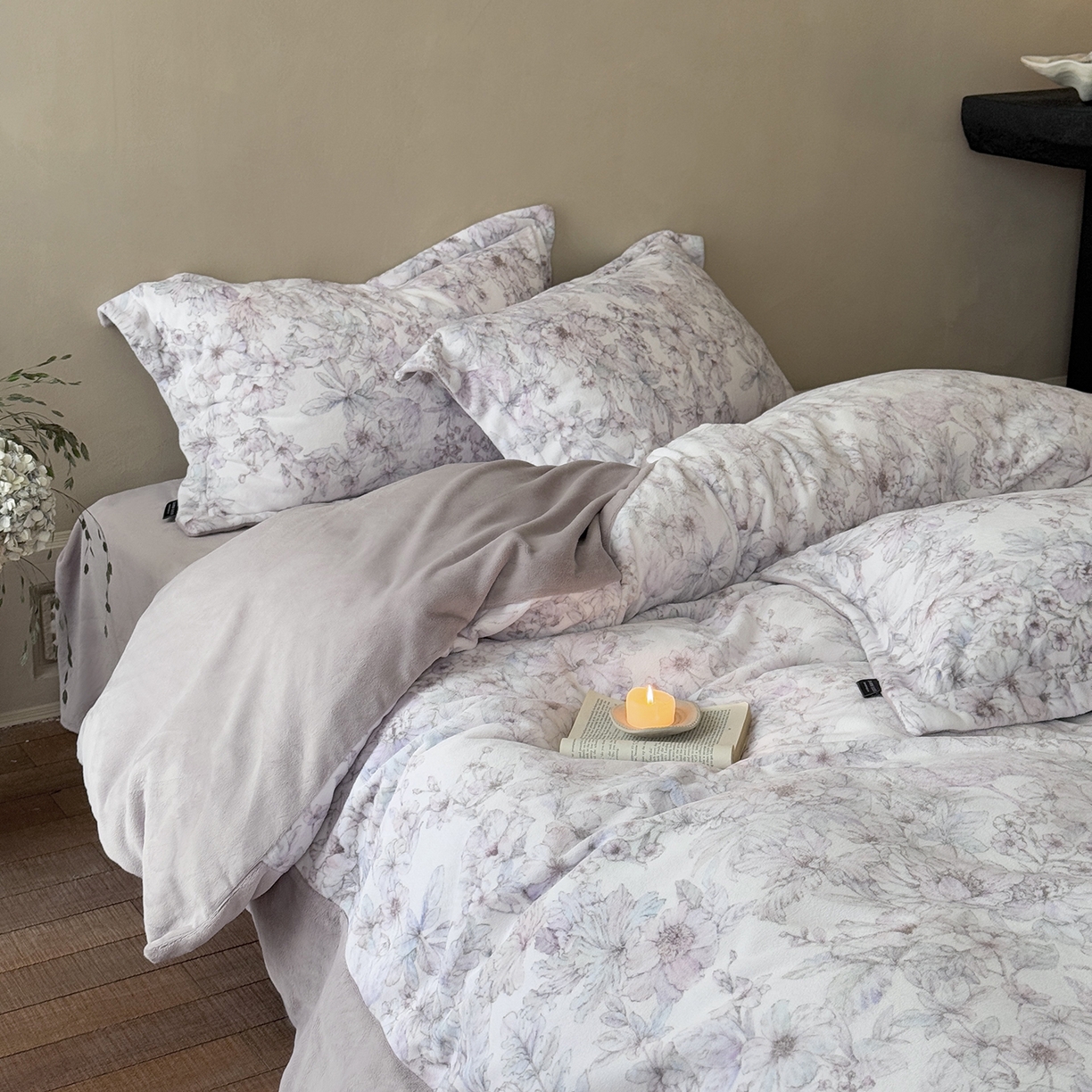 91家纺网 家纺一手货源 找家纺 （总）三味舒屋 2025新款绒卉奢暖印花牛奶绒海德花园系列四件套 (控价券后不低于318/338)