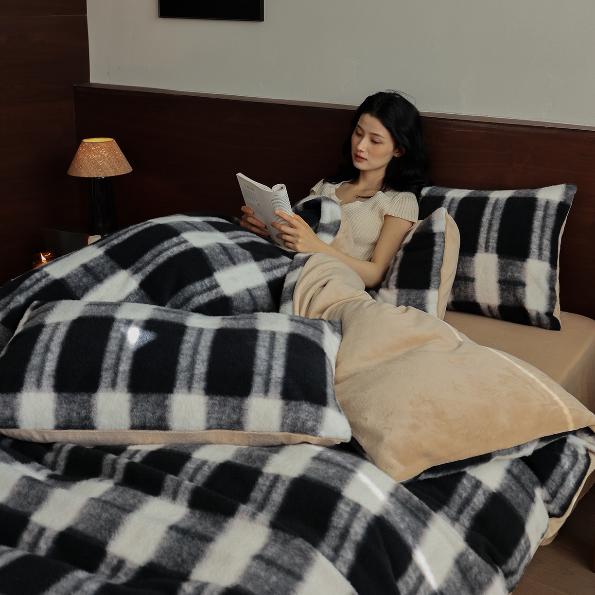 91家纺网 家纺一手货源 找家纺 三味舒屋 2025新款黑白风尚仿生羊毛绒牛奶绒四件套 （控价券后不低于288/308） 劳伦