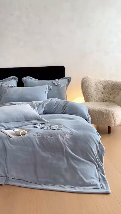 91家纺网 家纺一手货源 找家纺 名品优仓 2025新款240克牛奶绒刺绣四件套-花枝妙曼 花枝妙曼-燕尾蓝