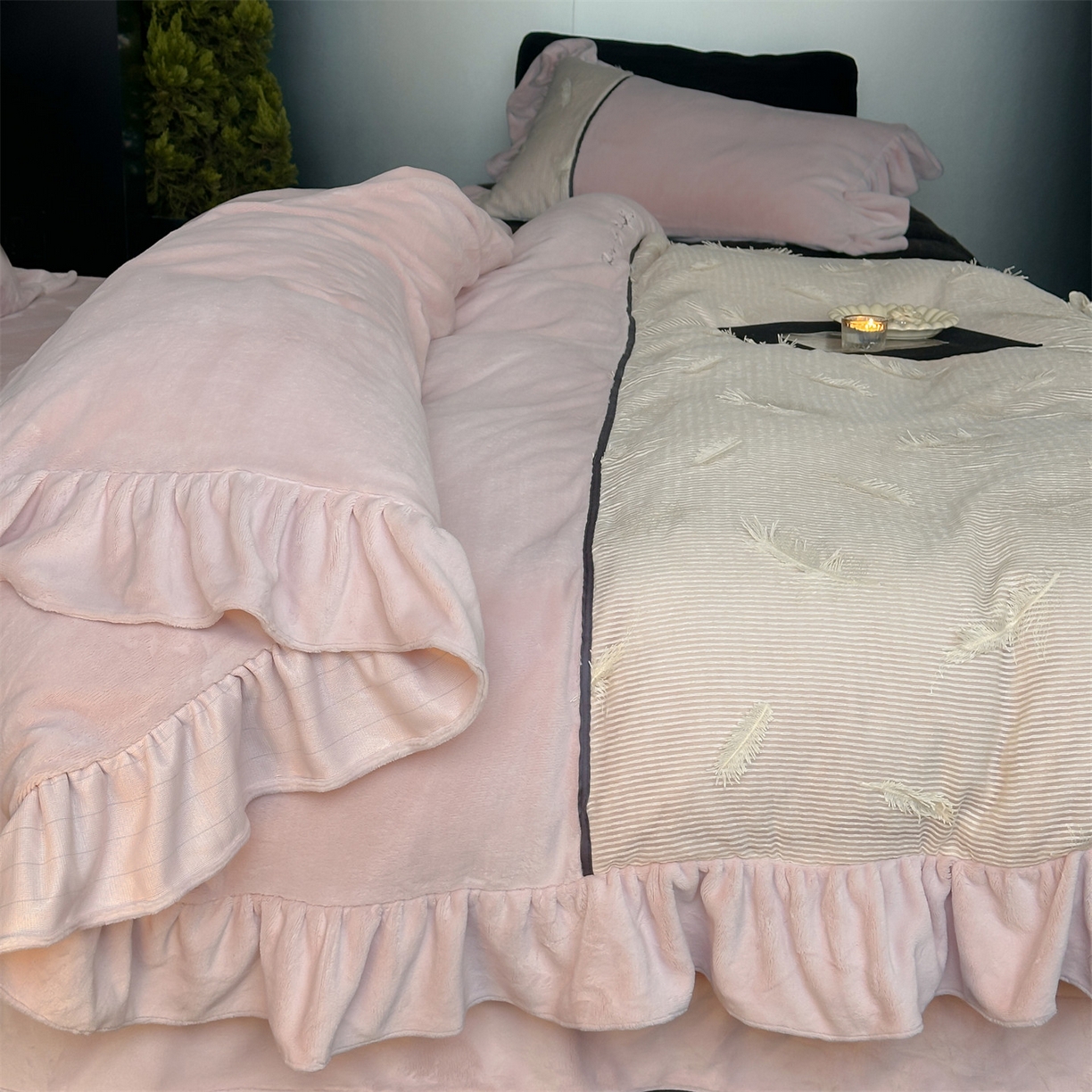 91家纺网 家纺一手货源 找家纺 （总）名品优仓 2025新款240克奶肤绒刺绣四件套-丽莎