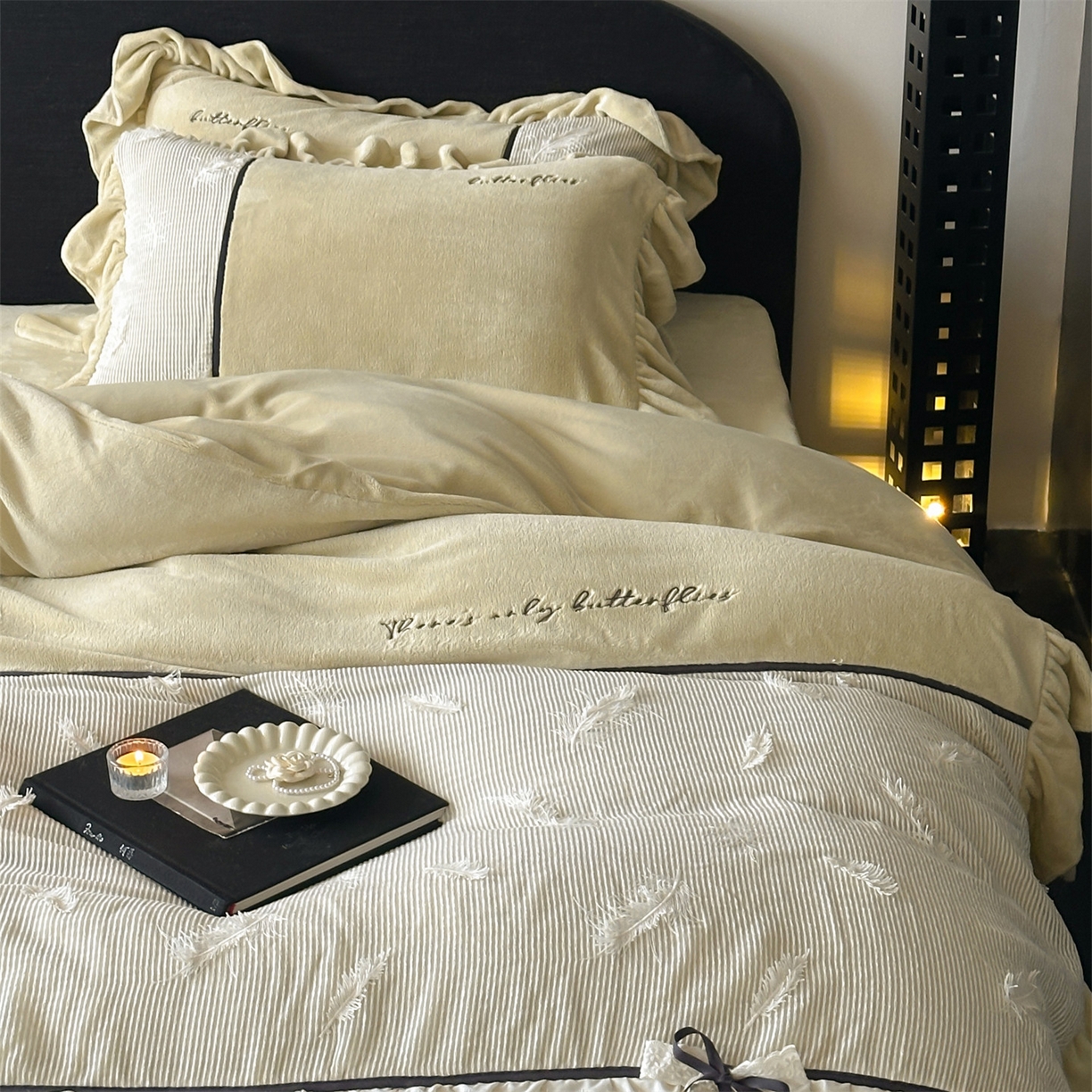 91家纺网 家纺一手货源 找家纺 名品优仓 2025新款240克奶肤绒刺绣四件套-丽莎 丽莎-姜黄