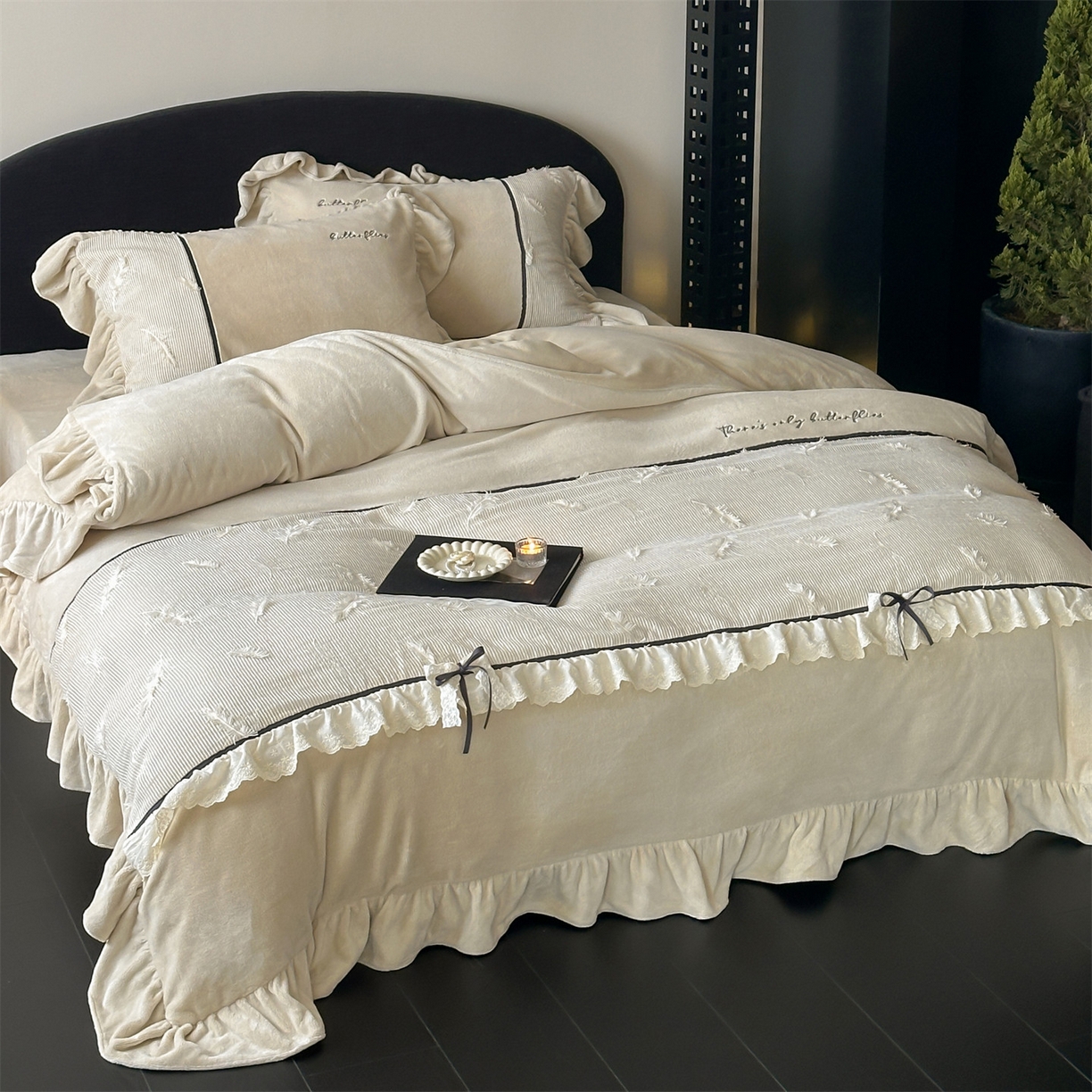 91家纺网 家纺一手货源 找家纺 名品优仓 2025新款240克奶肤绒刺绣四件套-丽莎 丽莎-米杏