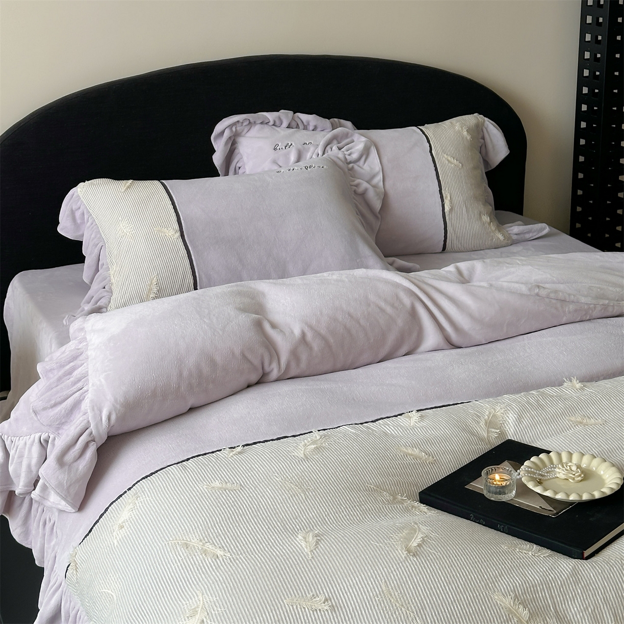 91家纺网 家纺一手货源 找家纺 名品优仓 2025新款240克奶肤绒刺绣四件套-丽莎 丽莎-沐粉