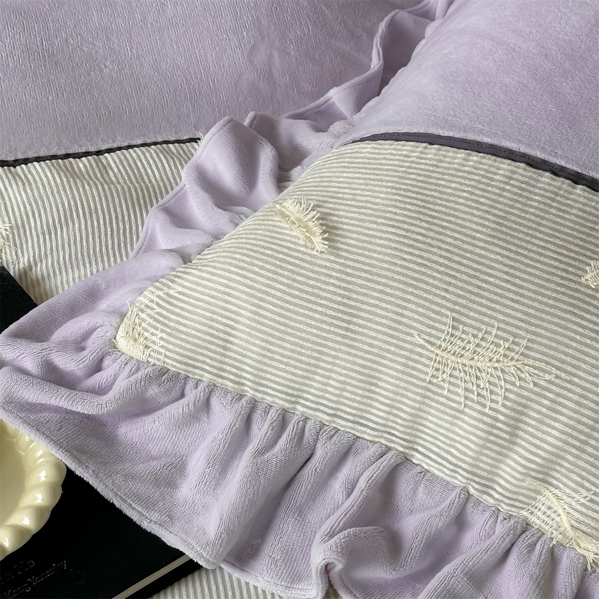 91家纺网 家纺一手货源 找家纺 名品优仓 2025新款240克奶肤绒刺绣四件套-丽莎 丽莎-沐粉