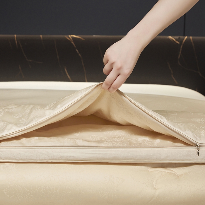 91家纺网 家纺一手货源 找家纺 欧夏家纺 2025新款全棉被子大提花冬被春秋被羊绒蛋白大豆被二合一子母被 香槟色