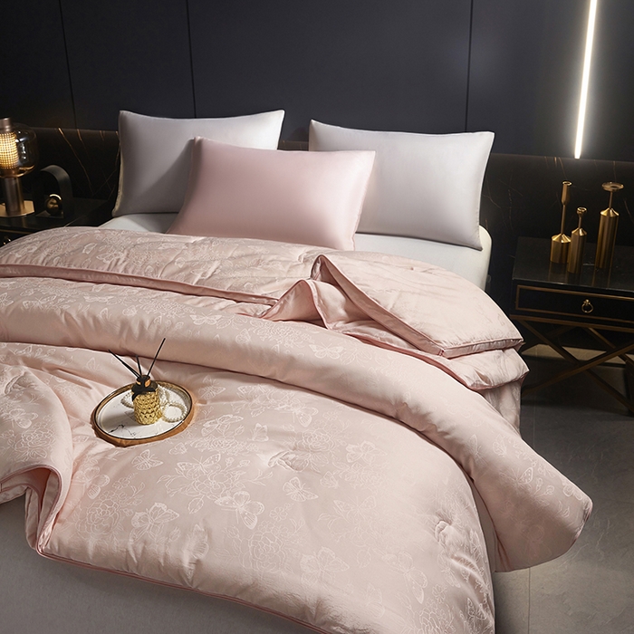 91家纺网 家纺一手货源 找家纺 欧夏家纺 2025新款全棉被子大提花冬被春秋被羊绒蛋白大豆被二合一子母被 美玉粉