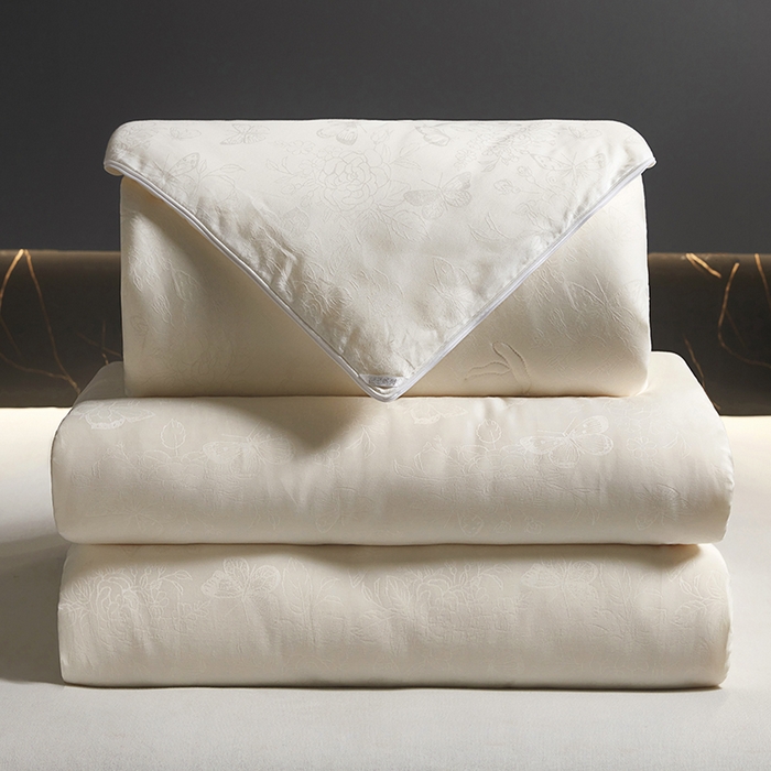 91家纺网 家纺一手货源 找家纺 欧夏家纺 2025新款全棉被子大提花冬被春秋被羊绒蛋白大豆被二合一子母被 奶白色