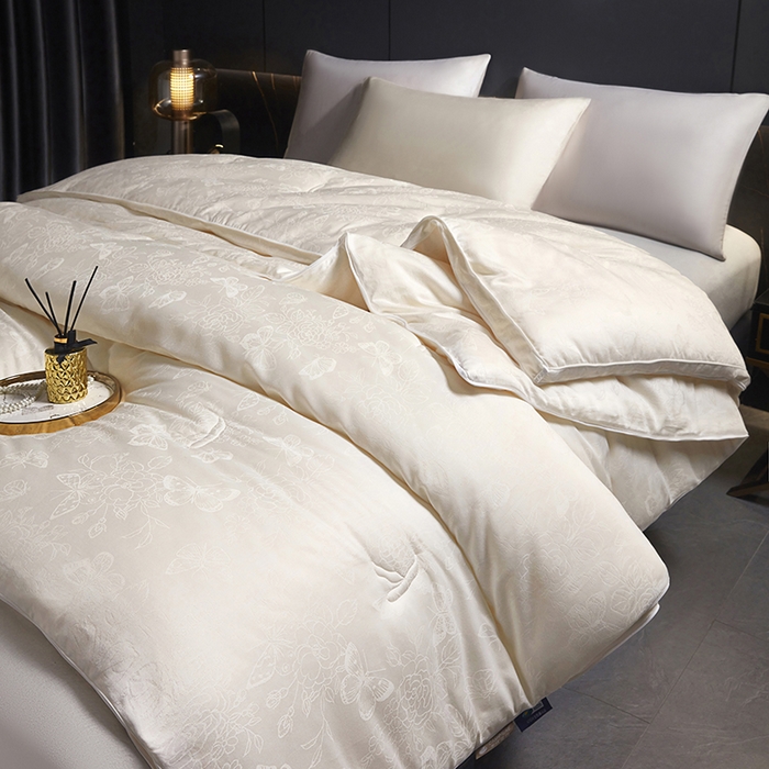 91家纺网 家纺一手货源 找家纺 欧夏家纺 2025新款全棉被子大提花冬被春秋被羊绒蛋白大豆被二合一子母被 奶白色