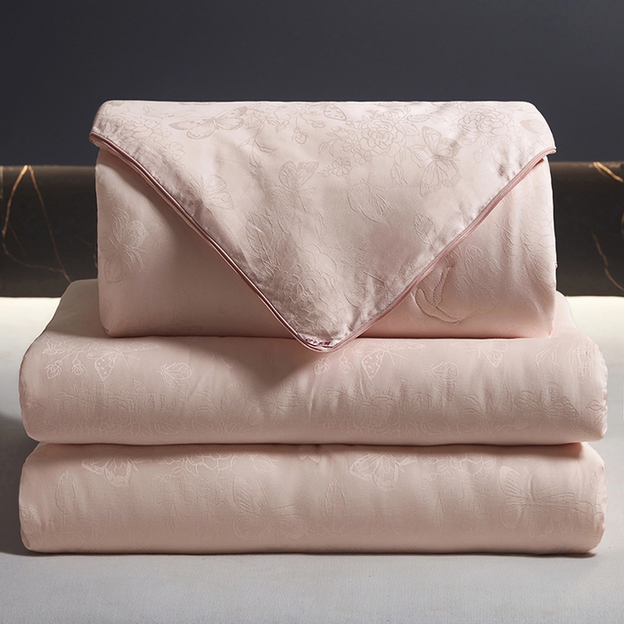 91家纺网 家纺一手货源 找家纺 欧夏家纺 2025新款全棉被子大提花冬被春秋被羊绒蛋白大豆被二合一子母被 美玉粉