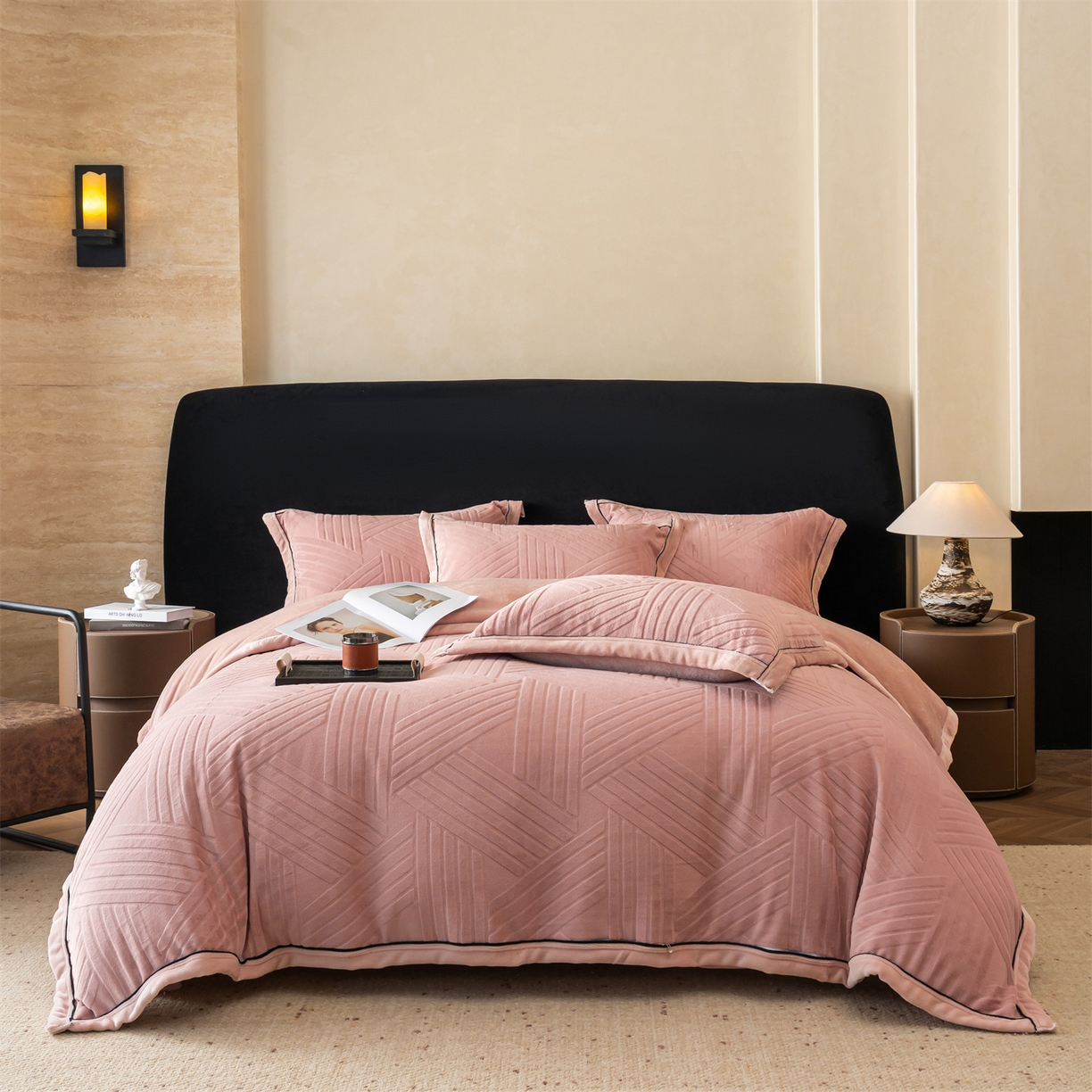 满座家居 2025新款高克重牛奶绒雕花四件套-罗马假日 罗马假日-蜜粉