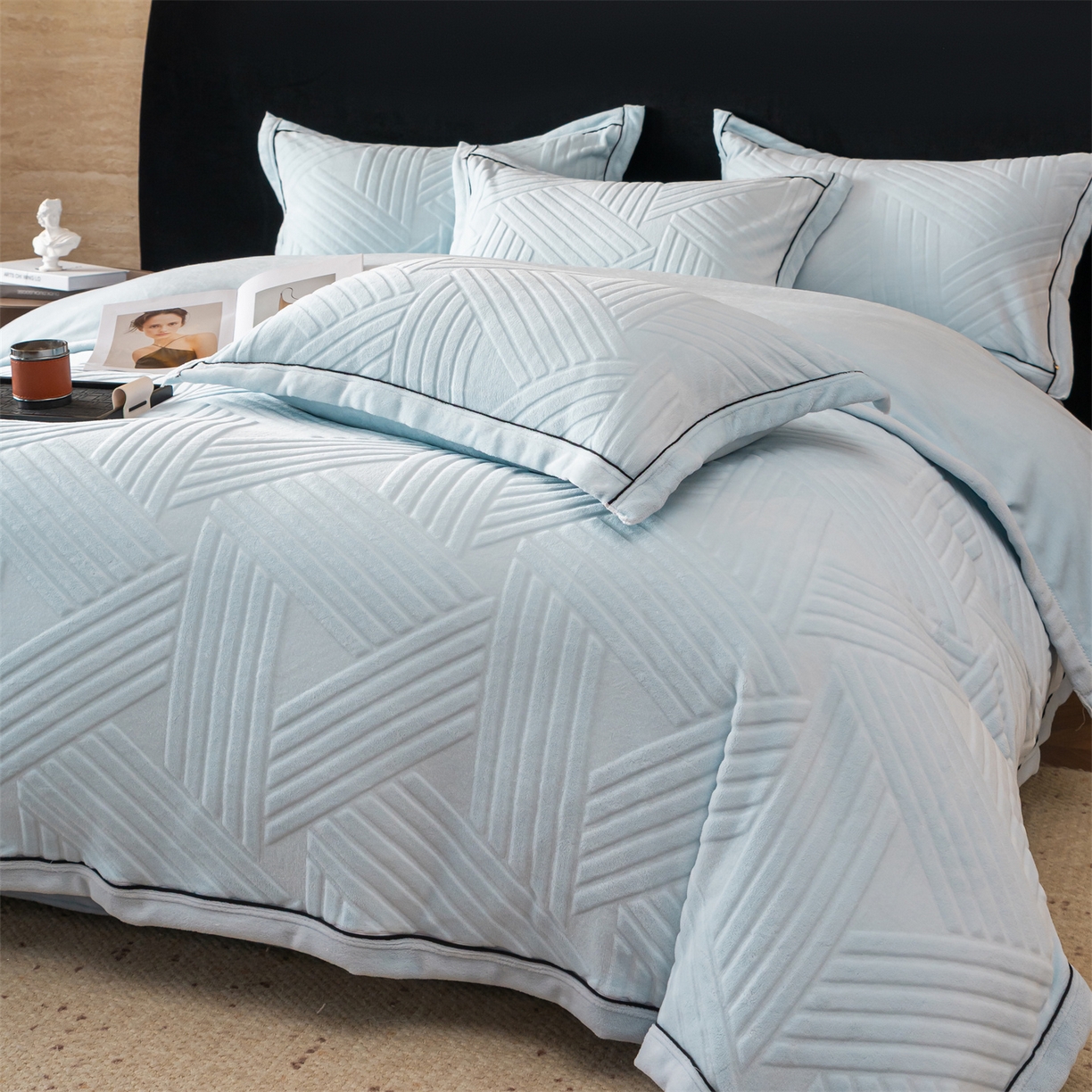 91家纺网 家纺一手货源 找家纺 满座家居 2025新款高克重牛奶绒雕花四件套-罗马假日 罗马假日-湖蓝