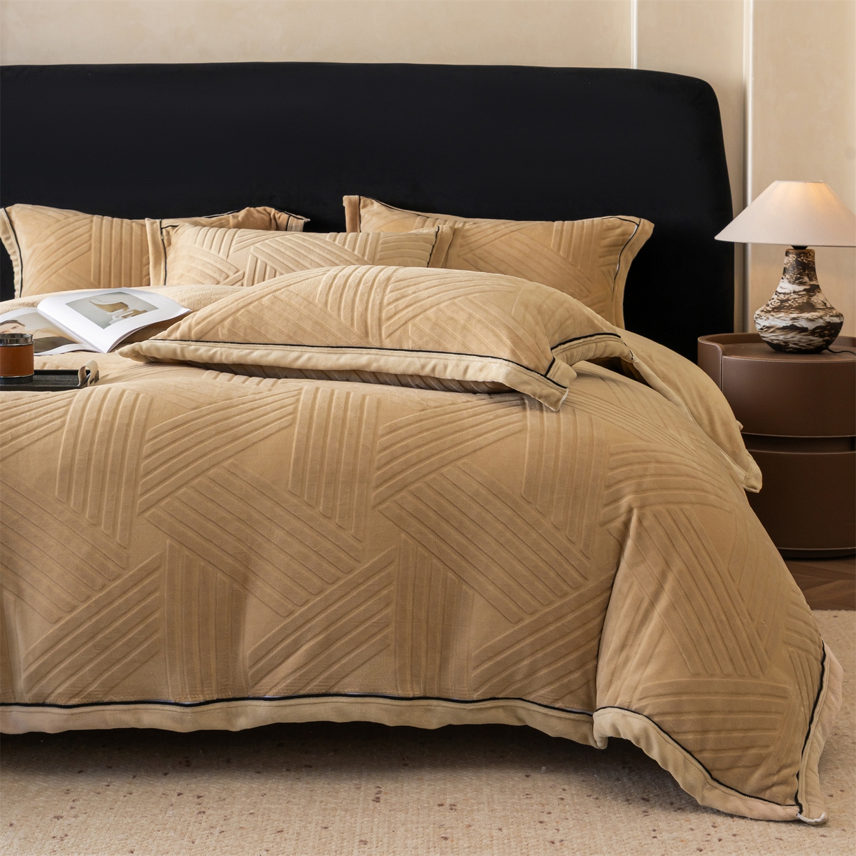 91家纺网 家纺一手货源 找家纺 满座家居 2025新款高克重牛奶绒雕花四件套-罗马假日 罗马假日-咖色