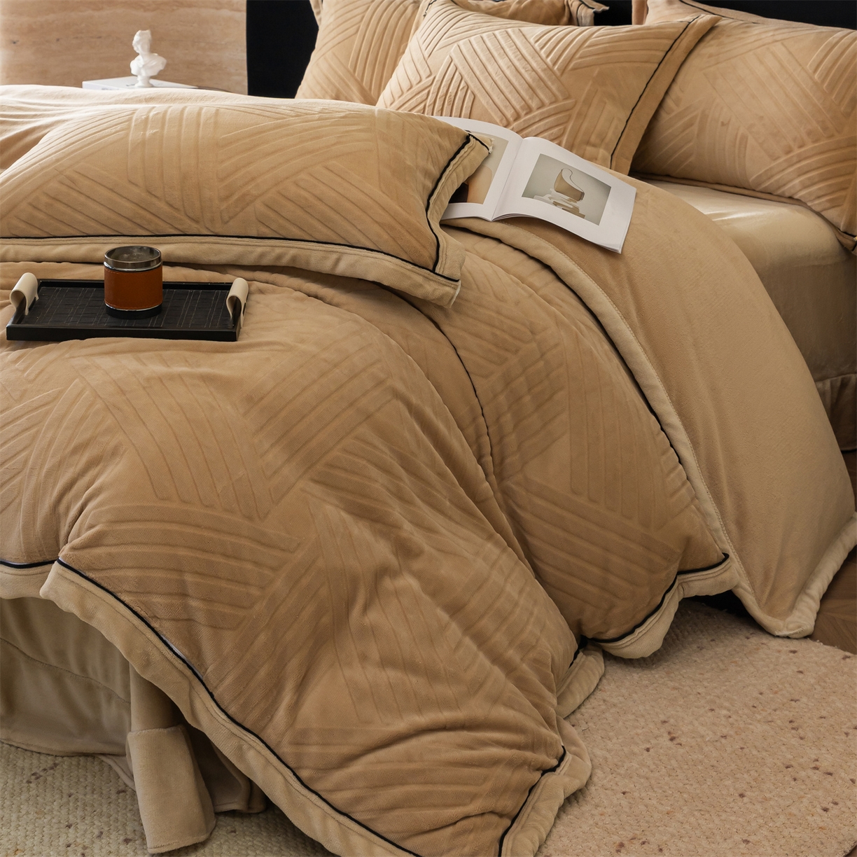 91家纺网 家纺一手货源 找家纺 满座家居 2025新款高克重牛奶绒雕花四件套-罗马假日 罗马假日-咖色