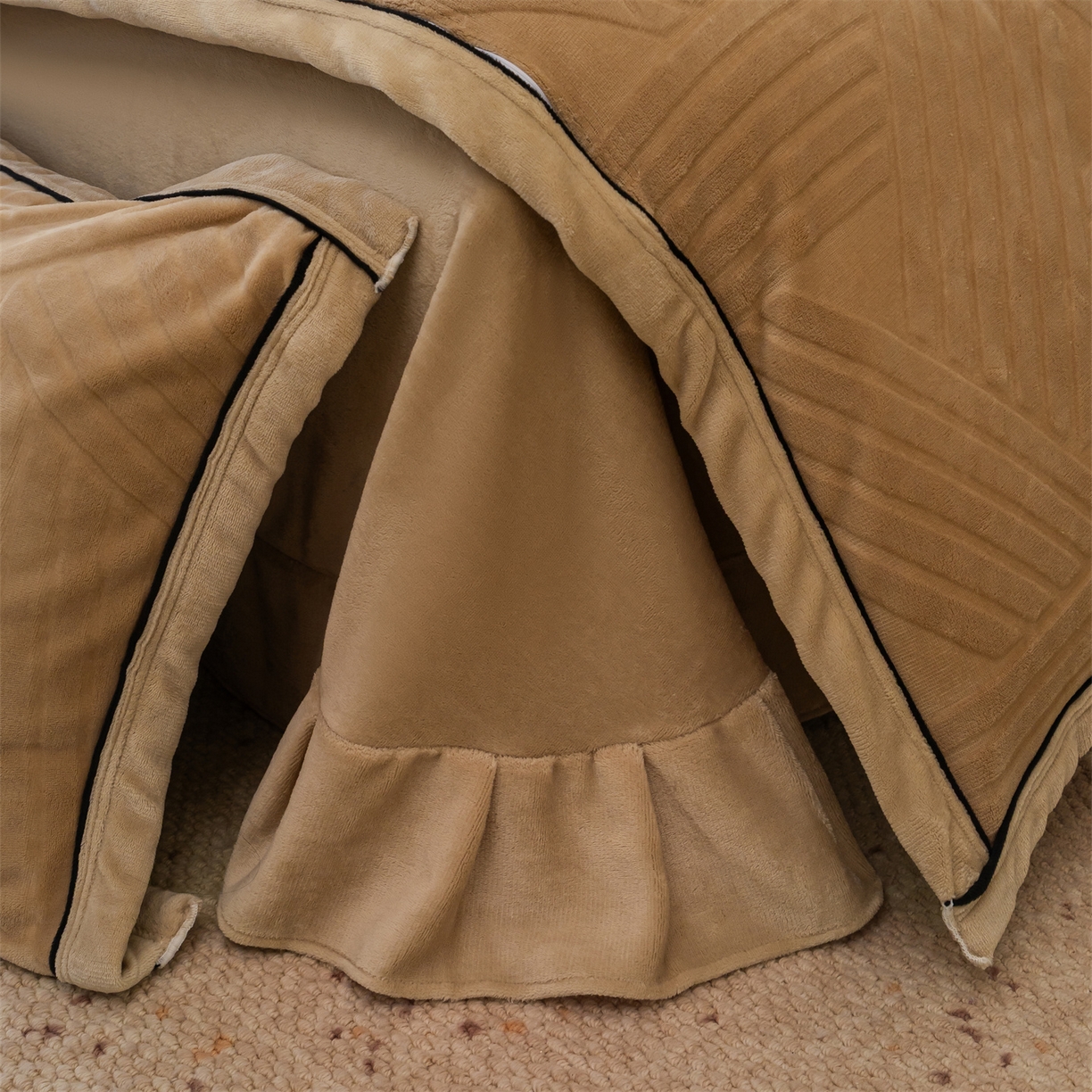 91家纺网 家纺一手货源 找家纺 满座家居 2025新款高克重牛奶绒雕花四件套-罗马假日 罗马假日-咖色