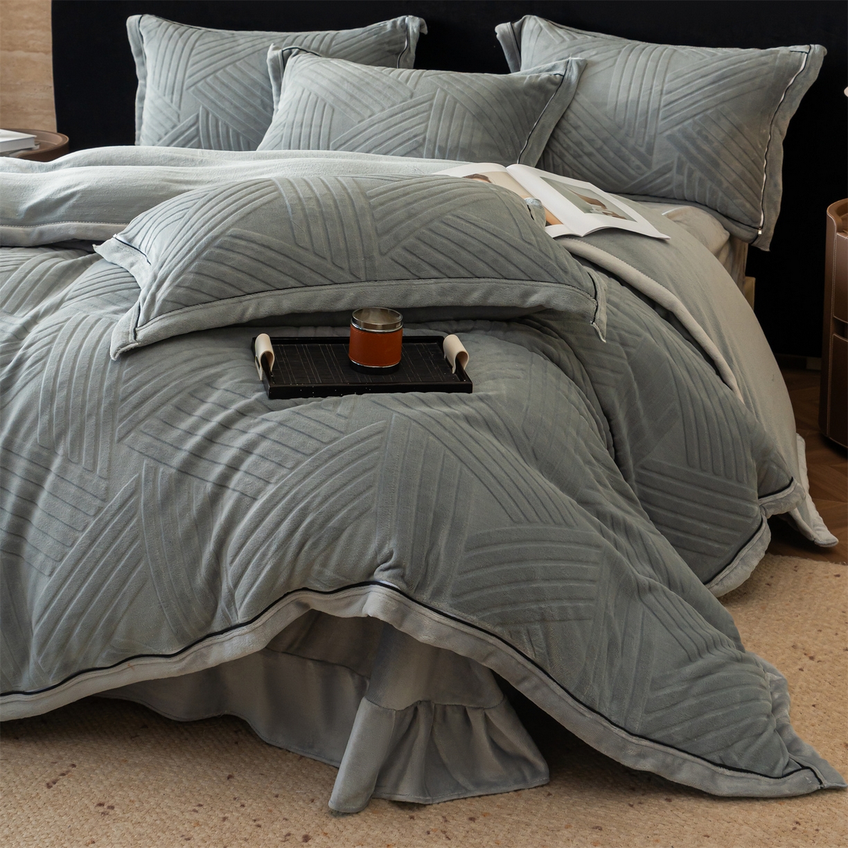 91家纺网 家纺一手货源 找家纺 满座家居 2025新款高克重牛奶绒雕花四件套-罗马假日 罗马假日-星灰