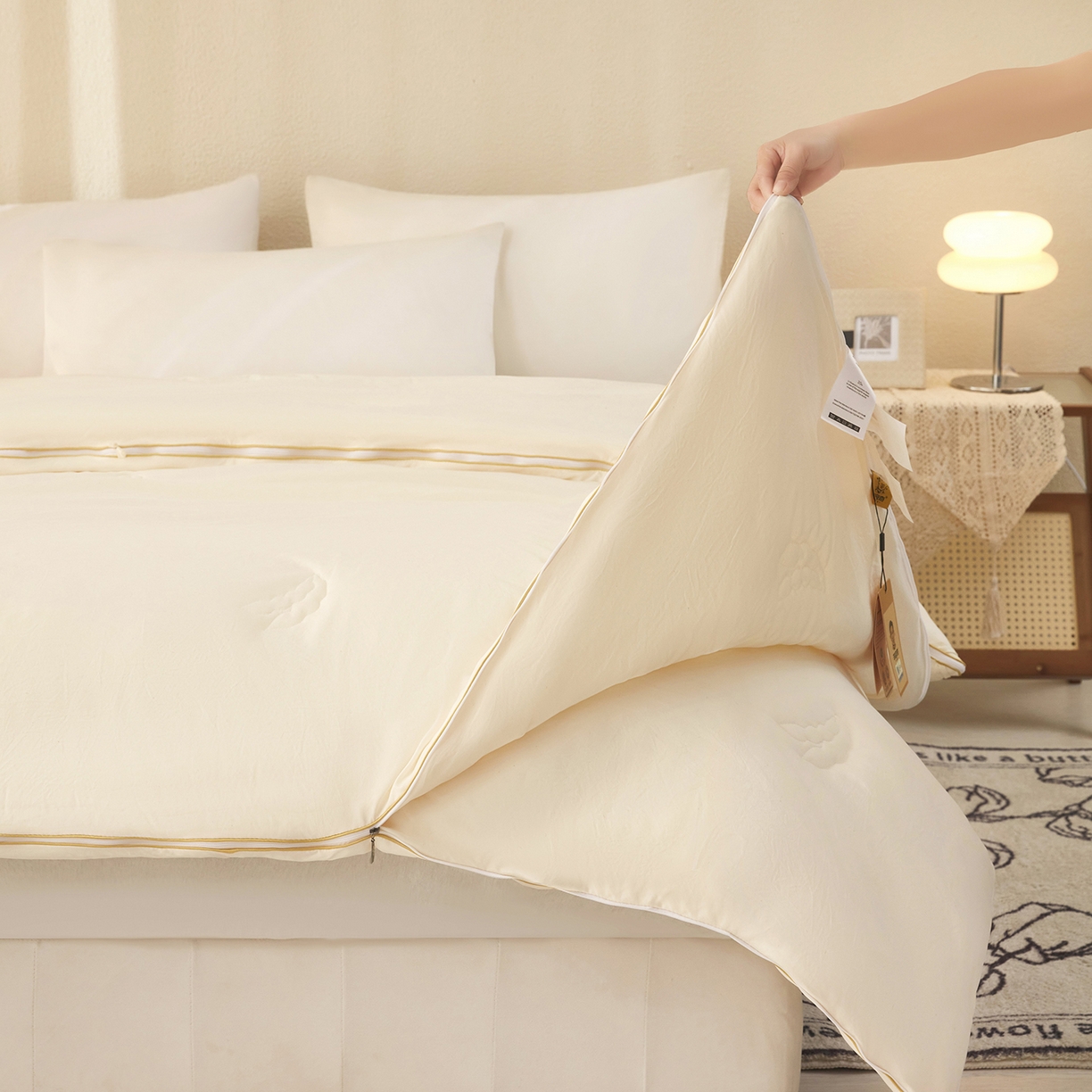 91家纺网 家纺一手货源 找家纺 恒科家纺 2025新款李官奇官方正品认证李官奇大豆纤维被 子母被拉链二合一被子被芯 米白