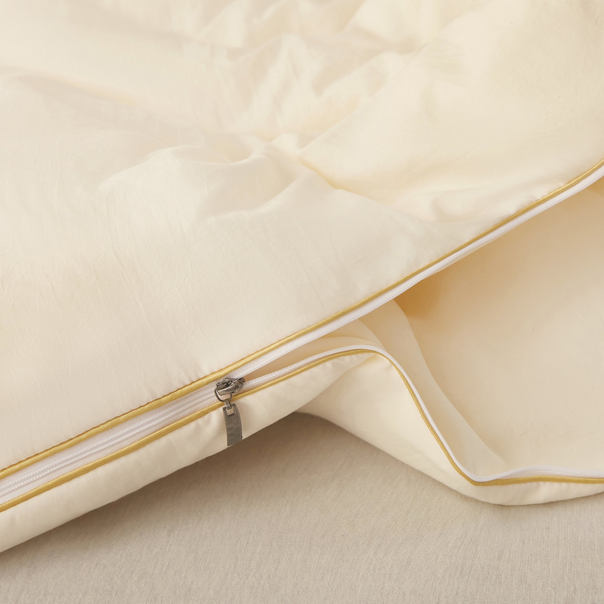 91家纺网 家纺一手货源 找家纺 恒科家纺 2025新款李官奇官方正品认证李官奇大豆纤维被 子母被拉链二合一被子被芯 米白