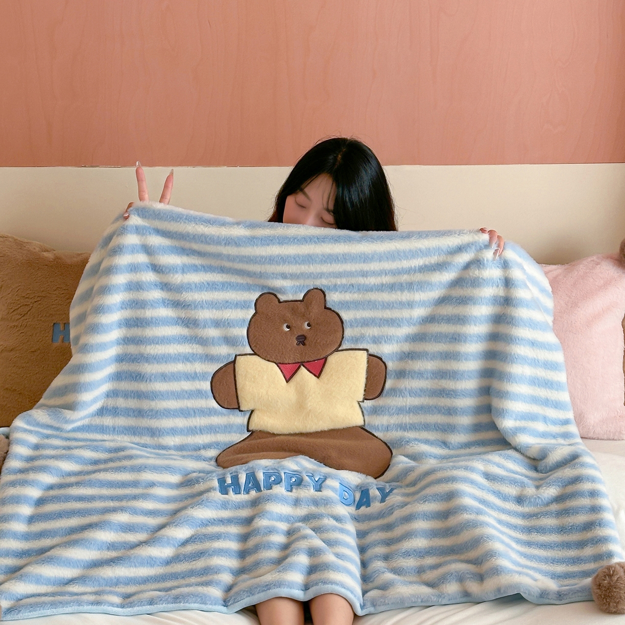 91家纺网 家纺一手货源 找家纺 （总）桔子家纺 2025新款秋冬学院派兔兔绒牛奶绒系列毯子