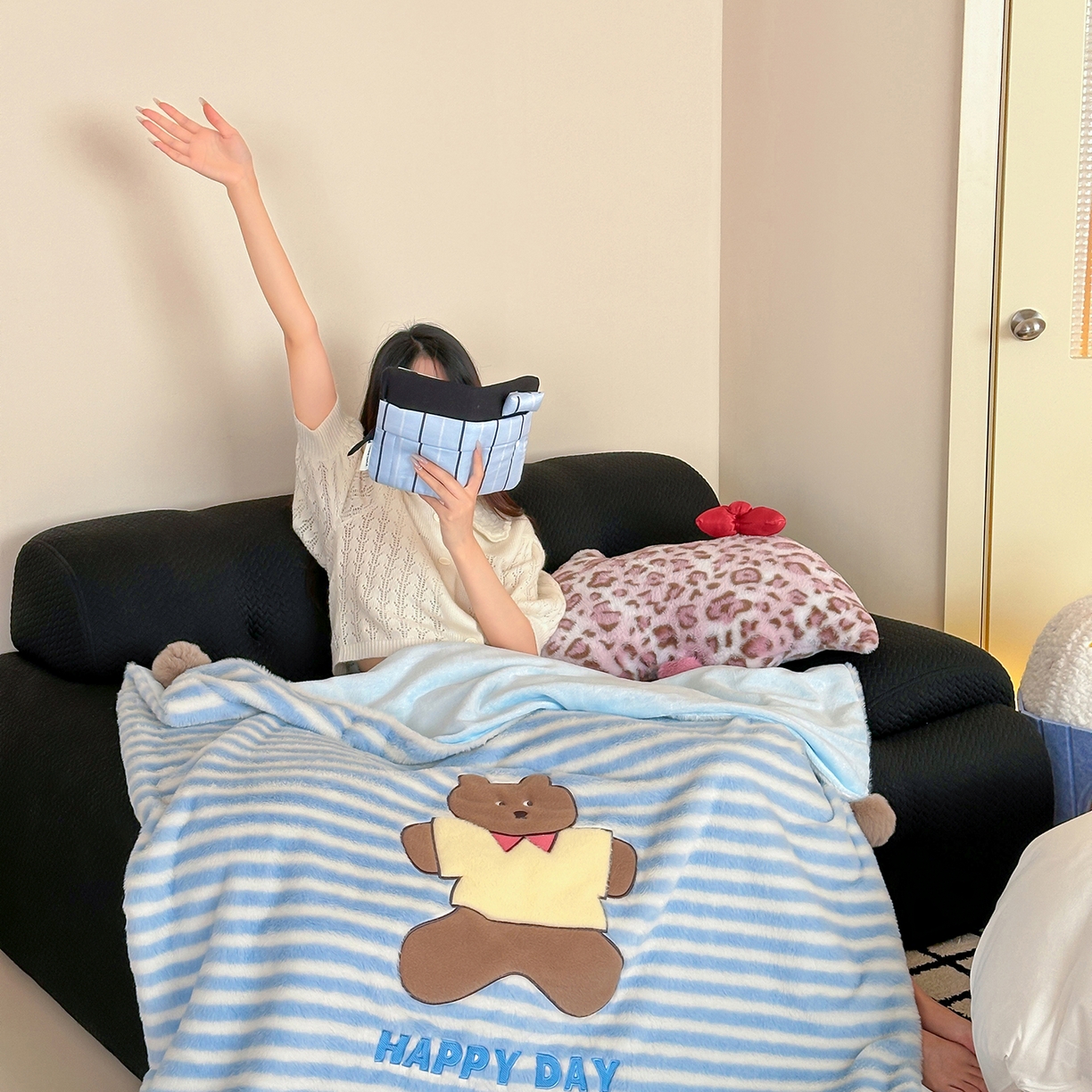 91家纺网 家纺一手货源 找家纺 （总）桔子家纺 2025新款秋冬学院派兔兔绒牛奶绒系列毯子