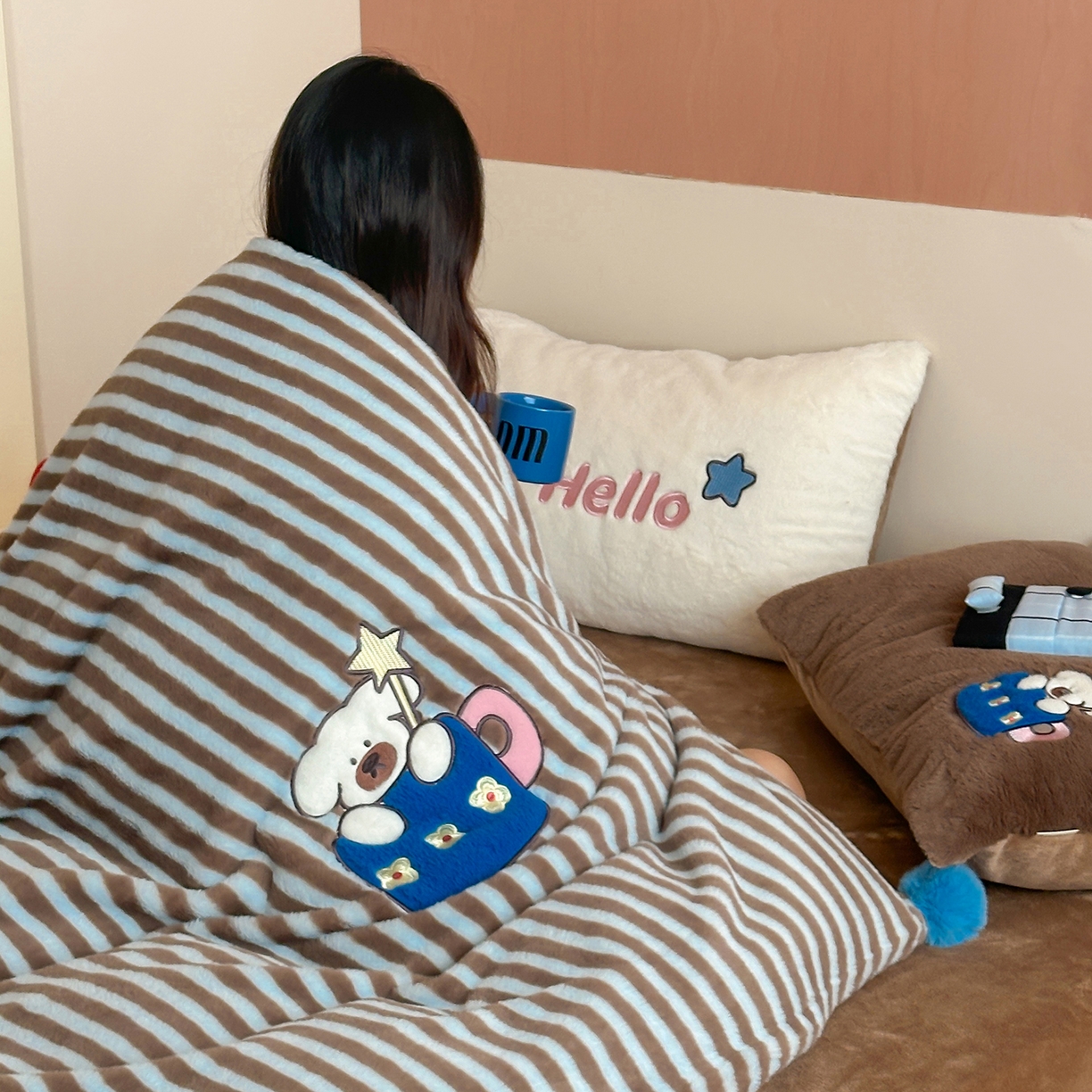 91家纺网 家纺一手货源 找家纺 桔子家纺 2025新款秋冬学院派兔兔绒牛奶绒系列四件套 茶杯小斗