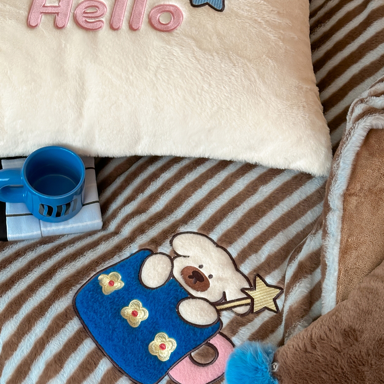 91家纺网 家纺一手货源 找家纺 桔子家纺 2025新款秋冬学院派兔兔绒牛奶绒系列四件套 茶杯小斗