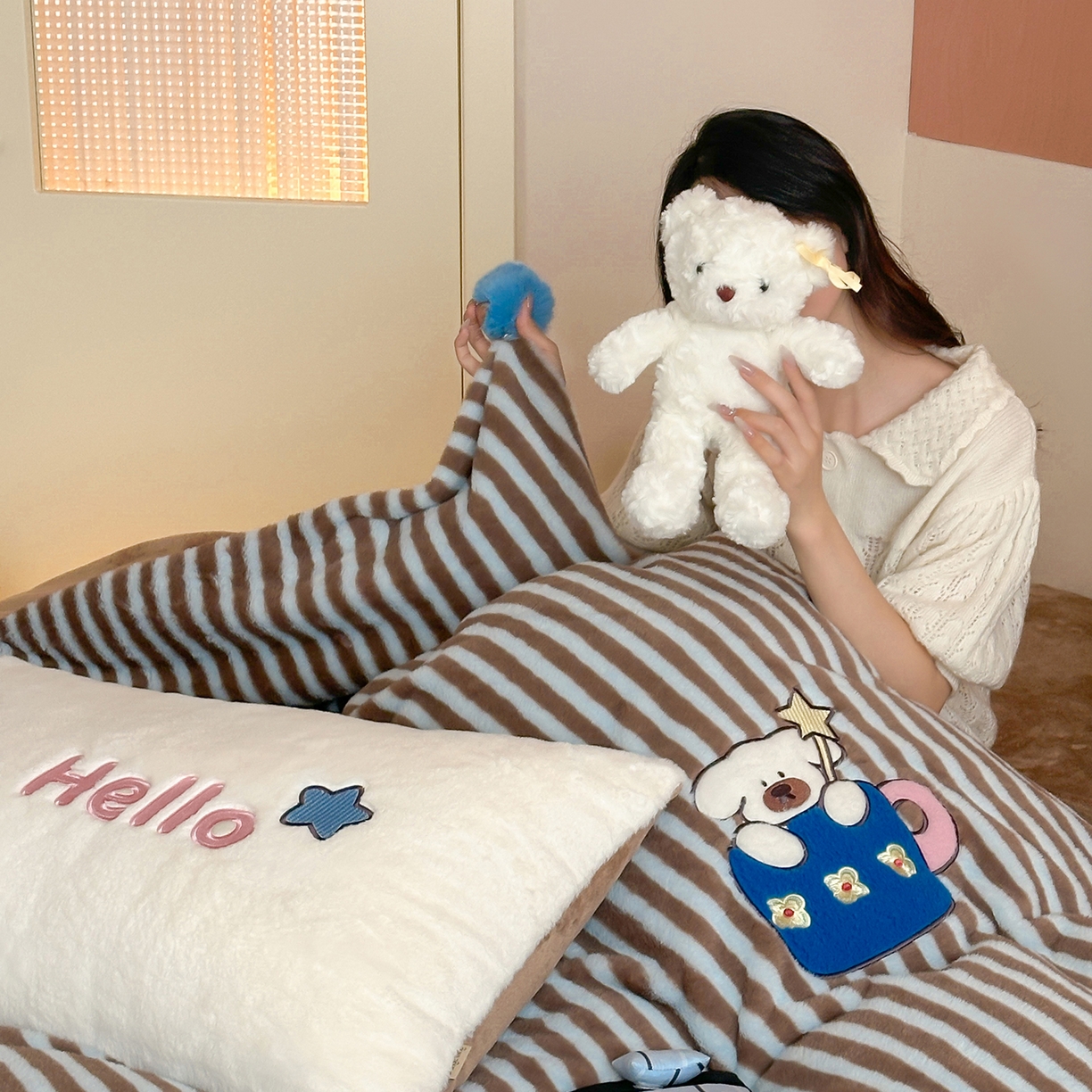 91家纺网 家纺一手货源 找家纺 桔子家纺 2025新款秋冬学院派兔兔绒牛奶绒系列四件套 茶杯小斗