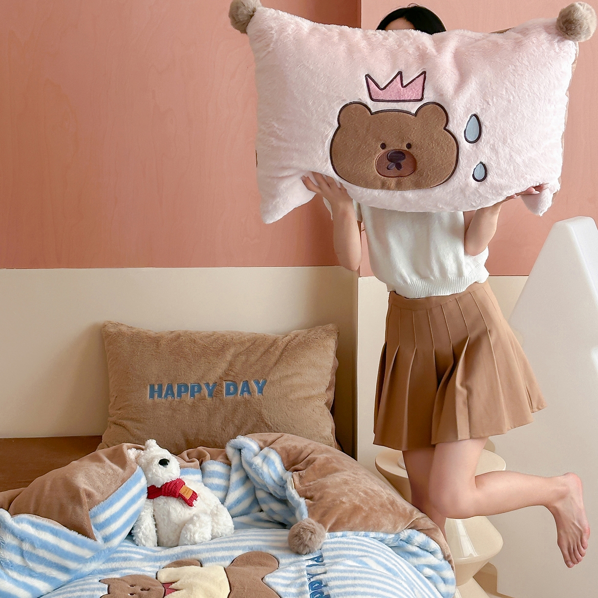 91家纺网 家纺一手货源 找家纺 桔子家纺 2025新款秋冬学院派兔兔绒牛奶绒系列四件套 happy小熊