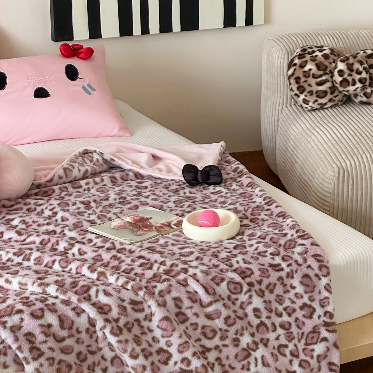 91家纺网 家纺一手货源 找家纺 （总）桔子家纺 2025新款兔兔绒牛奶绒豹纹系列卡通绣花毯子