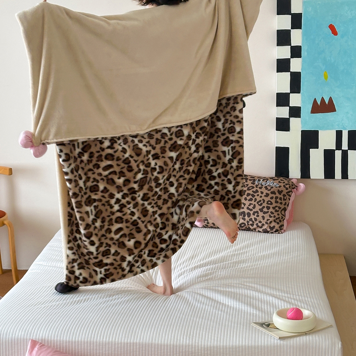 91家纺网 家纺一手货源 找家纺 （总）桔子家纺 2025新款兔兔绒牛奶绒豹纹系列卡通绣花毯子