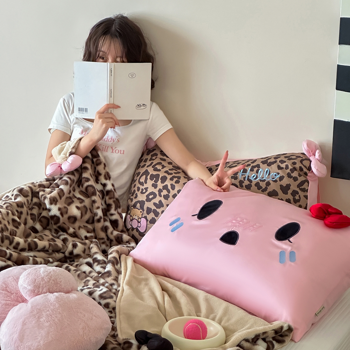 91家纺网 家纺一手货源 找家纺 桔子家纺 2025新款兔兔绒牛奶绒豹纹系列卡通绣花毯子 兔兔棕bao毯子