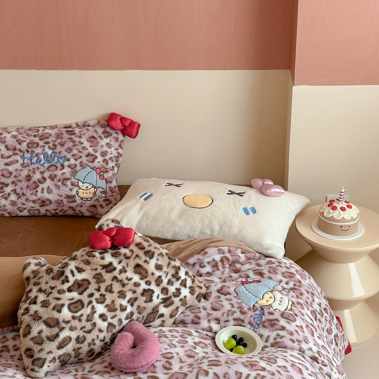 91家纺网 家纺一手货源 找家纺 （总）桔子家纺 2025新款兔兔绒牛奶绒豹纹系列卡通绣花四件套