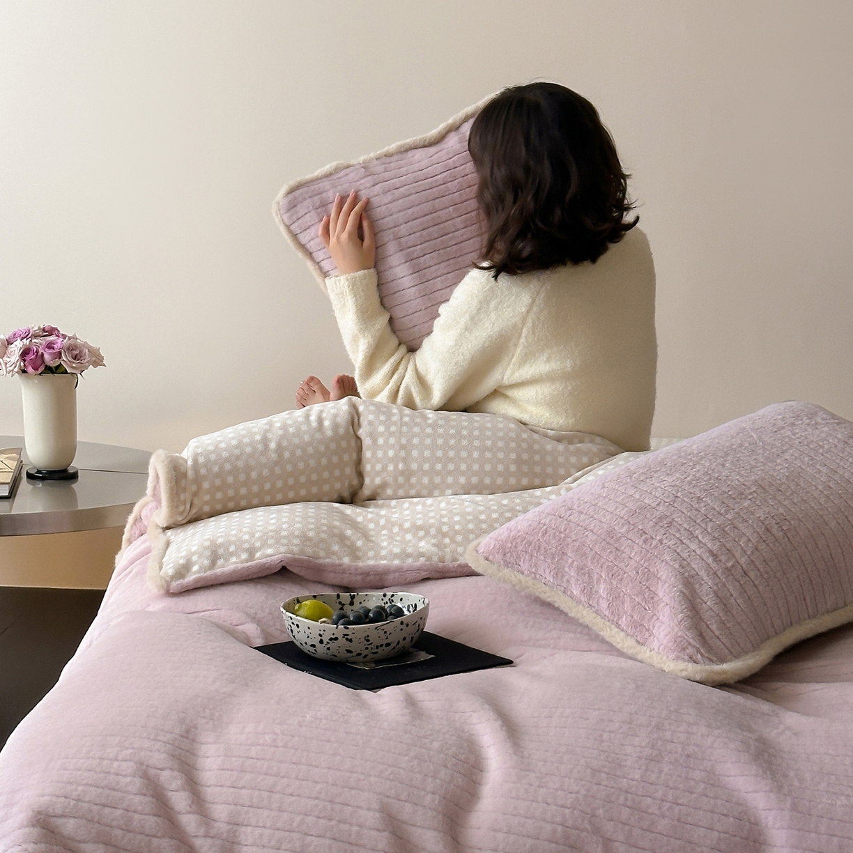 91家纺网 家纺一手货源 找家纺 桔子家纺 2025新款兔兔绒牛奶绒雕花系列四件套 紫薯