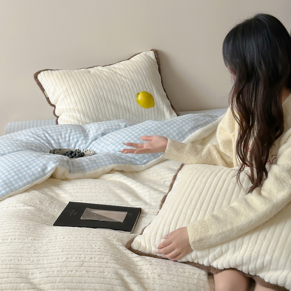 91家纺网 家纺一手货源 找家纺 （总）桔子家纺 2025新款兔兔绒牛奶绒雕花系列四件套