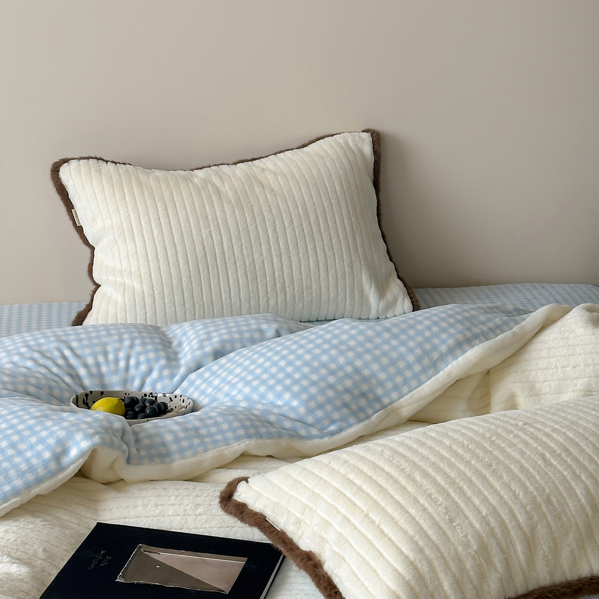 91家纺网 家纺一手货源 找家纺 （总）桔子家纺 2025新款兔兔绒牛奶绒雕花系列四件套