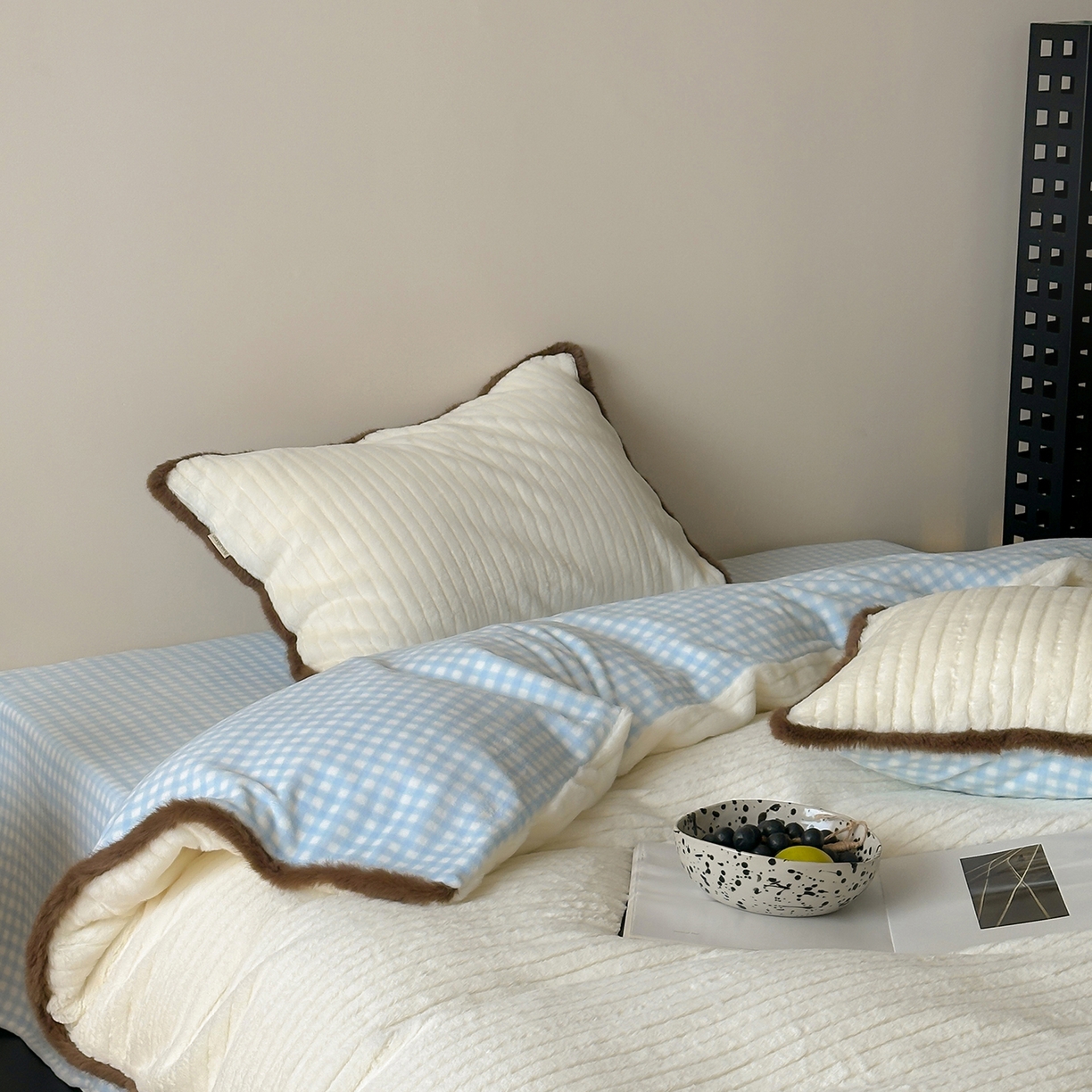 91家纺网 家纺一手货源 找家纺 （总）桔子家纺 2025新款兔兔绒牛奶绒雕花系列四件套